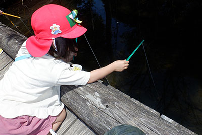 友愛幼児園の行事５：魚釣り